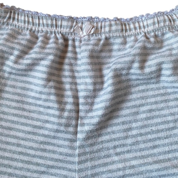 {Marilyn Monroe} Comfortable Stripped Pajama Shorts - Picture 3 of 5